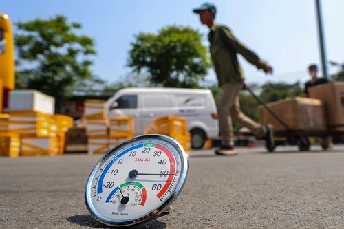 Nắng nóng đỉnh điểm, tiêu thụ điện tại miền Bắc lại lập kỷ lục mới