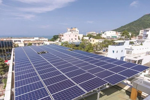 Phát triển bùng nổ, điện mặt trời bộc lộ nhiều bất cập