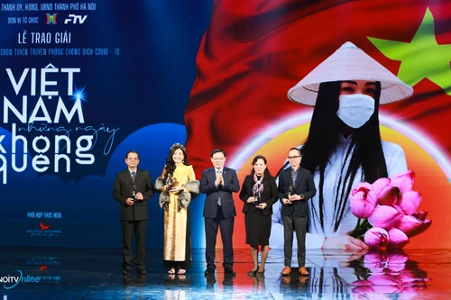 Trao giải cuộc bình chọn "Việt Nam - những ngày không quên"
