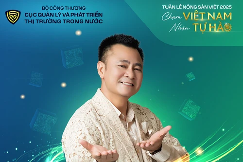 NSND Tự Long livestream bán gạo ST25 tại Tuần lễ Nông sản Việt