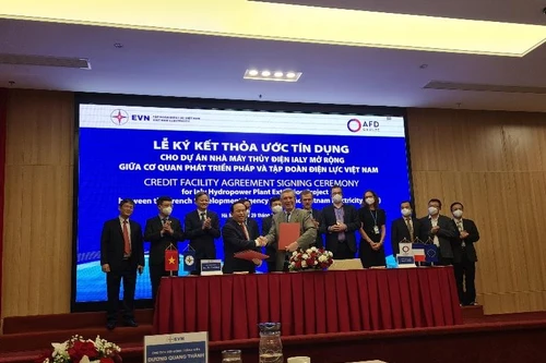 Ký kết thỏa ước tín dụng mở rộng nhà máy thủy điện Ialy