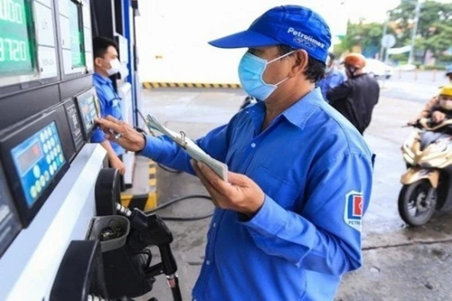 Giá xăng giảm, dầu tăng từ chiều nay (31-10)