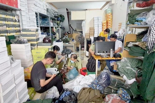 Công khai bán quân phục cảnh sát biển trên website giaysiquan.com