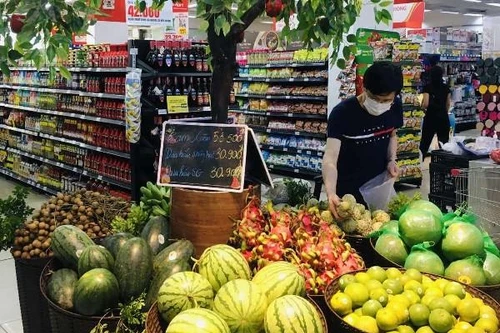 Hà Nội: 100% khách ra, vào siêu thị phải quét mã QR code 