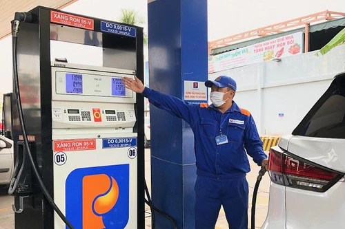 Petrolimex lỗ trước thuế 595 tỷ đồng từ hoạt động kinh doanh xăng dầu trong nửa đầu năm