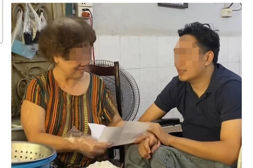 Xử phạt TikToker vụ "bị đuổi khỏi quán phở vì ngồi xe lăn"