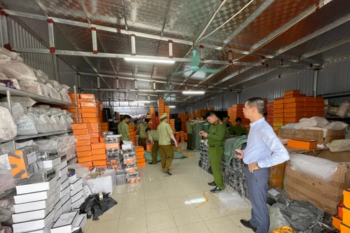 Triệt phá kho hàng giả thương hiệu Hermès lớn nhất miền Bắc