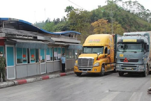 Không để xảy ra ùn tắc hàng hóa tại quốc lộ 1A và khu vực cửa khẩu