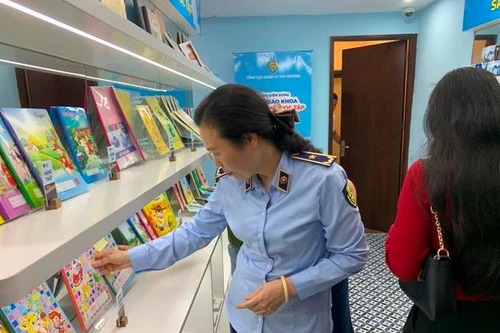 Nhận diện sách và đồ dùng học tập thật- giả