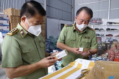 Tổng "tấn công" 8 kho hàng nghi rởm chuyên livestream liên tỉnh