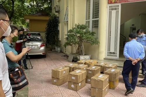 Hà Nội: Bắt lô sữa tắm giả nhãn hiệu Tesori d'oriente