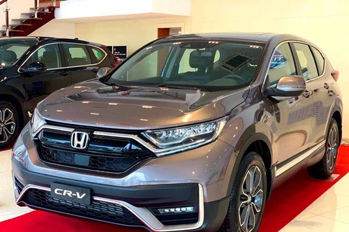 Xe nhập khẩu nguyên chiếc về Việt Nam giảm một nửa