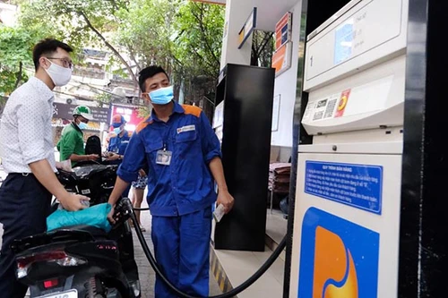 Giá xăng tăng trở lại từ 15h hôm nay (21-8)