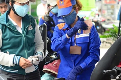 Xăng dầu đồng loạt tăng giá từ chiều nay