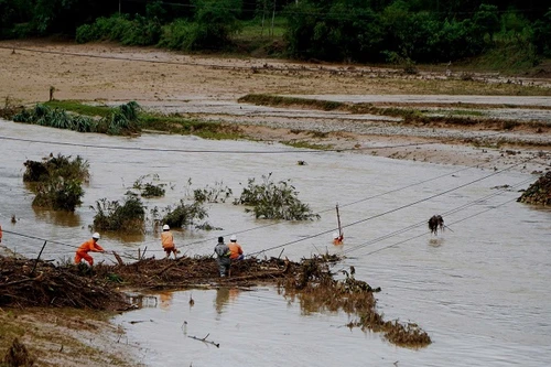 Chịu ảnh hưởng nghiêm trọng nhất trong mưa lũ lịch sử, Đà Nẵng còn 60 xã, phường bị gián đoạn cấp điện
