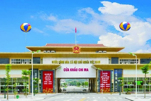 Xe hàng thông quan qua cửa khẩu khu vực Lạng Sơn tăng mạnh