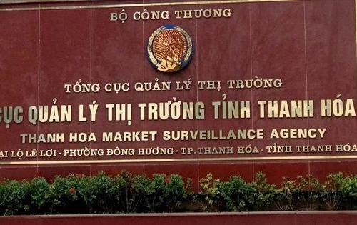 Tạm đình chỉ cán bộ quản lý thị trường Thanh Hóa bị tố hành hung người dân