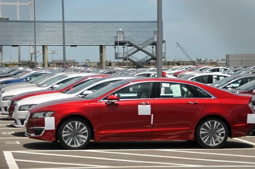 Chi 3,85 tỷ USD nhập khẩu ô tô nguyên chiếc