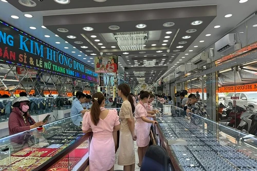 Kiểm tra tiệm vàng bán qua thương mại điện tử lớn nhất tỉnh An Giang