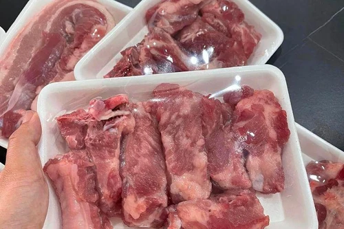 Xăng giảm giá lần thứ 10, hàng hóa thiết yếu vẫn "đứng yên"