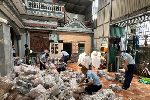 Hà Nội: Phát hiện hàng chục nghìn sản phẩm và thực phẩm nhập lậu