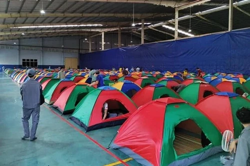 Phương án “3 tại chỗ” phòng Covid-19 bất ngờ xuất hiện "lỗ hổng", doanh nghiệp rơi vào cảnh "vỡ trận"