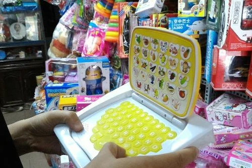 Tết Thiếu nhi (1-6): Khu vui chơi đông đúc, dịch vụ quà tặng sôi động