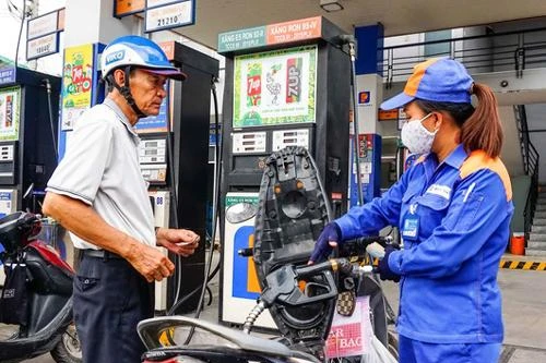 Điều chỉnh giá bán lẻ xăng dầu từ chiều nay