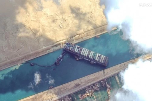 Siêu tàu container mắc kẹt tại kênh đào Suez: Ảnh hưởng tới hoạt động xuất nhập khẩu của Việt Nam
