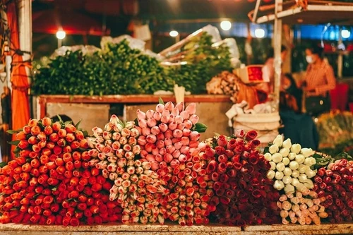 Chưa đến ngày lễ Tình nhân, hoa tươi đã tăng giá