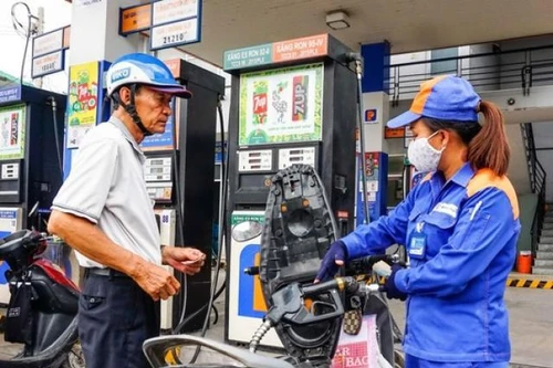 Giá xăng giảm mạnh chưa từng có kể từ đầu năm nay