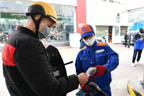 Giá xăng dầu giảm mạnh nhất kể từ đầu năm