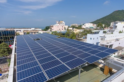 Điện mặt trời mái nhà tự sản, tự tiêu sẽ được miễn giấy phép hoạt động điện lực?