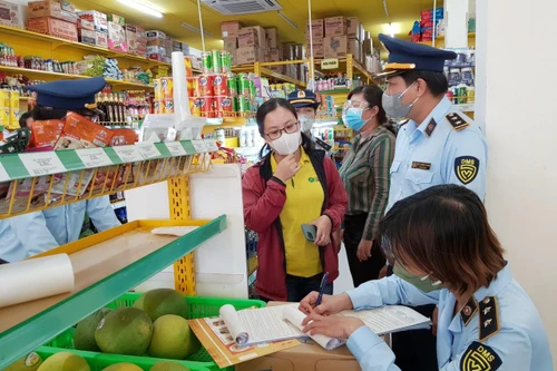 Xử phạt một cửa hàng Bách Hoá Xanh bán hàng cao hơn giá niêm yết