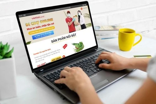 Lượng truy cập sàn thương mại điện tử Việt chênh lệch lớn với sàn nước ngoài