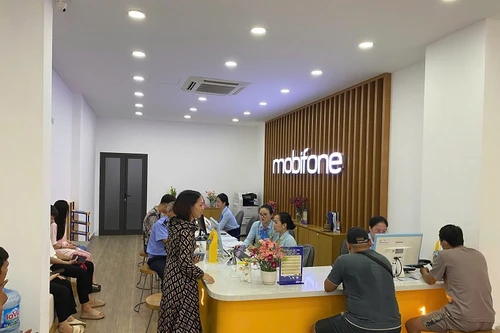 Nhà mạng tặng tiền thuê bao bị ảnh hưởng bởi bão lũ