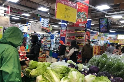 Mùng 2 Tết: Chợ, siêu thị mở cửa trở lại