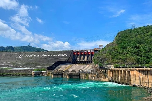 Thủy văn thuận lợi, cấp điện giảm căng thẳng