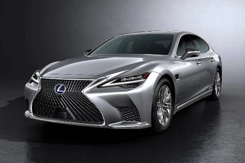 Xe sang Lexus gặp lỗi về đèn 