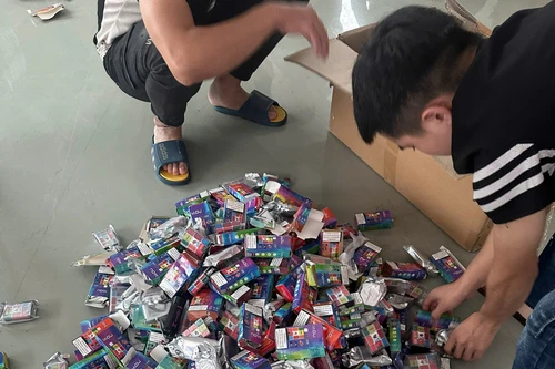 Lực lượng quản lý thị trường phát hiện nhiều vụ việc vi phạm lớn về thuốc lá điện tử