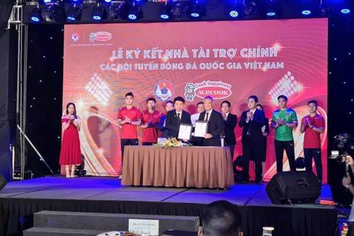Bóng đá Việt Nam nhận tài trợ trước SEA Games 31
