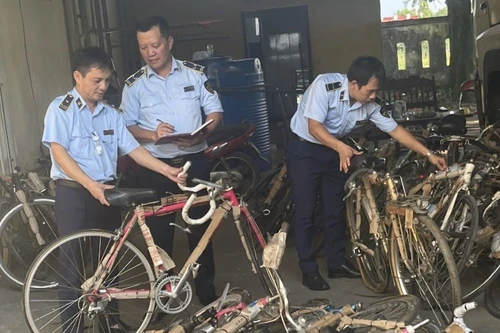 Tạm giữ hàng chục xe đạp "second hand" nhập lậu 