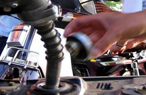 Giá xăng dầu giảm thêm 600 đồng/lít