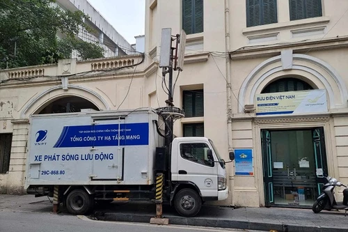 Lưu lượng thoại của doanh nghiệp viễn thông tiếp tục giảm