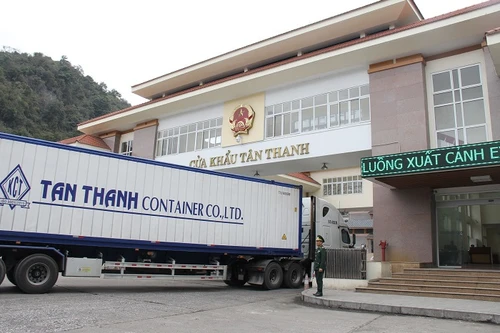 Thông quan hơn 1.200 xe hàng qua cửa khẩu khu vực tỉnh Lạng Sơn