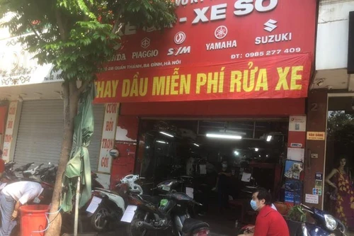 Hà Nội: Được mở cửa trở lại, hàng sửa xe, cắt tóc nơi đông khách, nơi vắng hoe