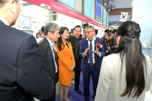 Hơn 300 thương hiệu công nghệ lớn tham dự triển lãm quốc tế NEPCON Vietnam 2025