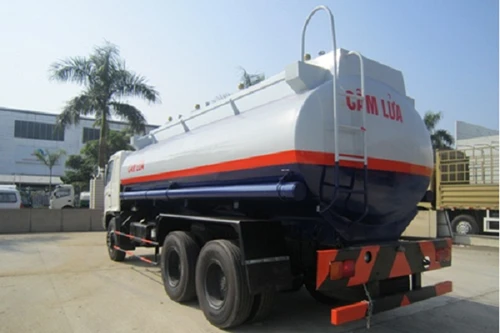 Doanh nghiệp bán lẻ xăng dầu kiến nghị sửa quy định về tính giá xăng dầu