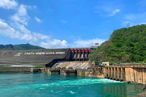 Bốn hồ thủy điện trên sông Đà lại thiếu nước