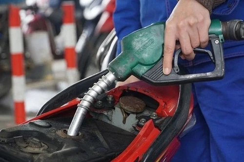 Thu hồi giấy phép 2 thương nhân phân phối xăng dầu